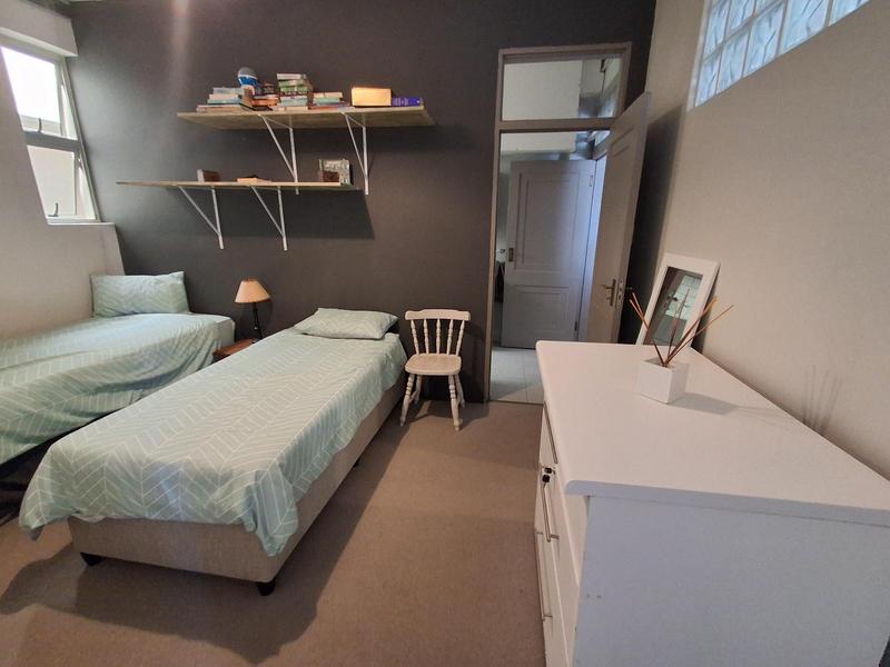 2 Bedroom Property for Sale in Sea Point Western Cape